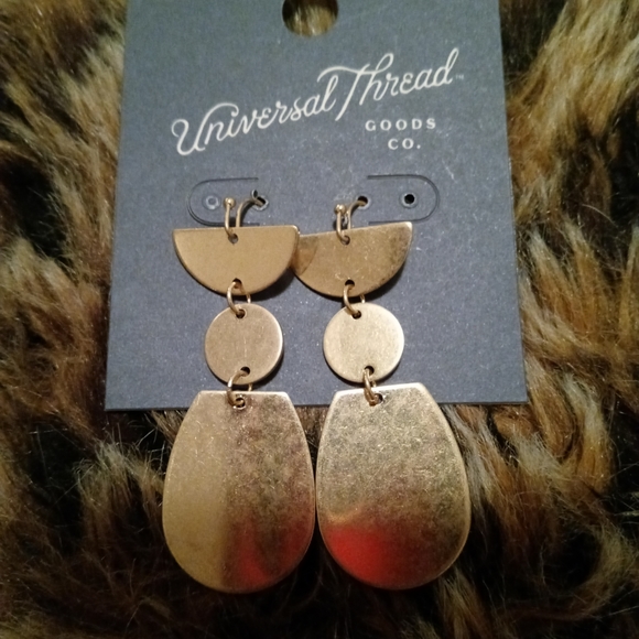 Universal Thread earrings - Picture 8 of 8